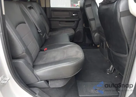 2010 Dodge Ram 1500 Slt/Sport/Trx z USA, uszkodzony, nr VIN 1D7RB1CT4AS121414